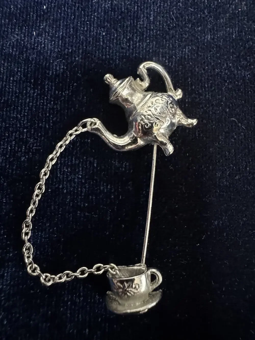 1981 Avon Colonial Tea pot Pin Chatelaine Brooch